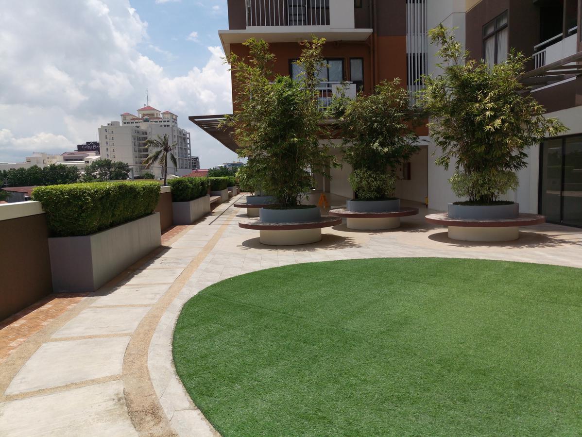 2405 Mabolo Garden Flats Apartment Cebu Ngoại thất bức ảnh